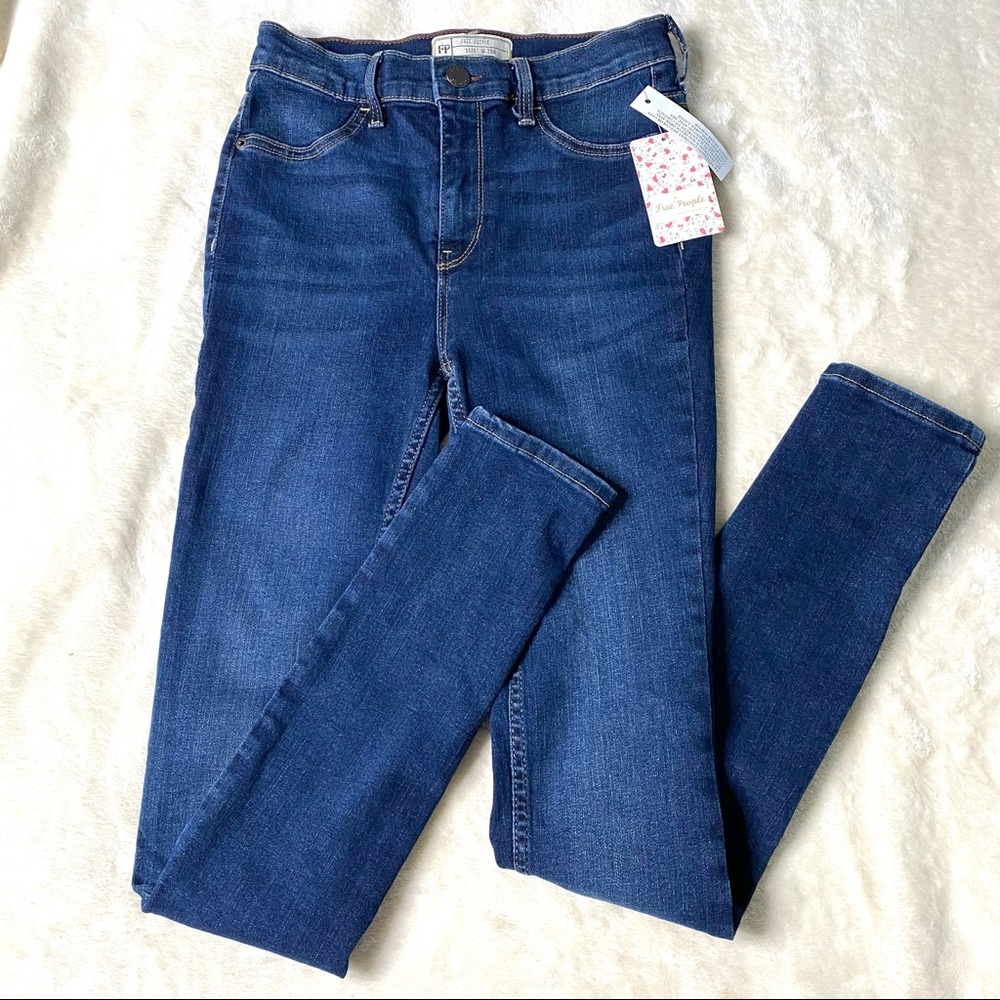 Free people dark blue jeans size 26